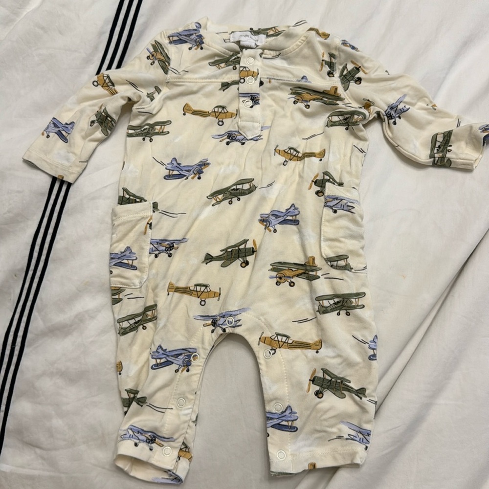 Angel dear bamboo onsie vintage planes 0-3mo
